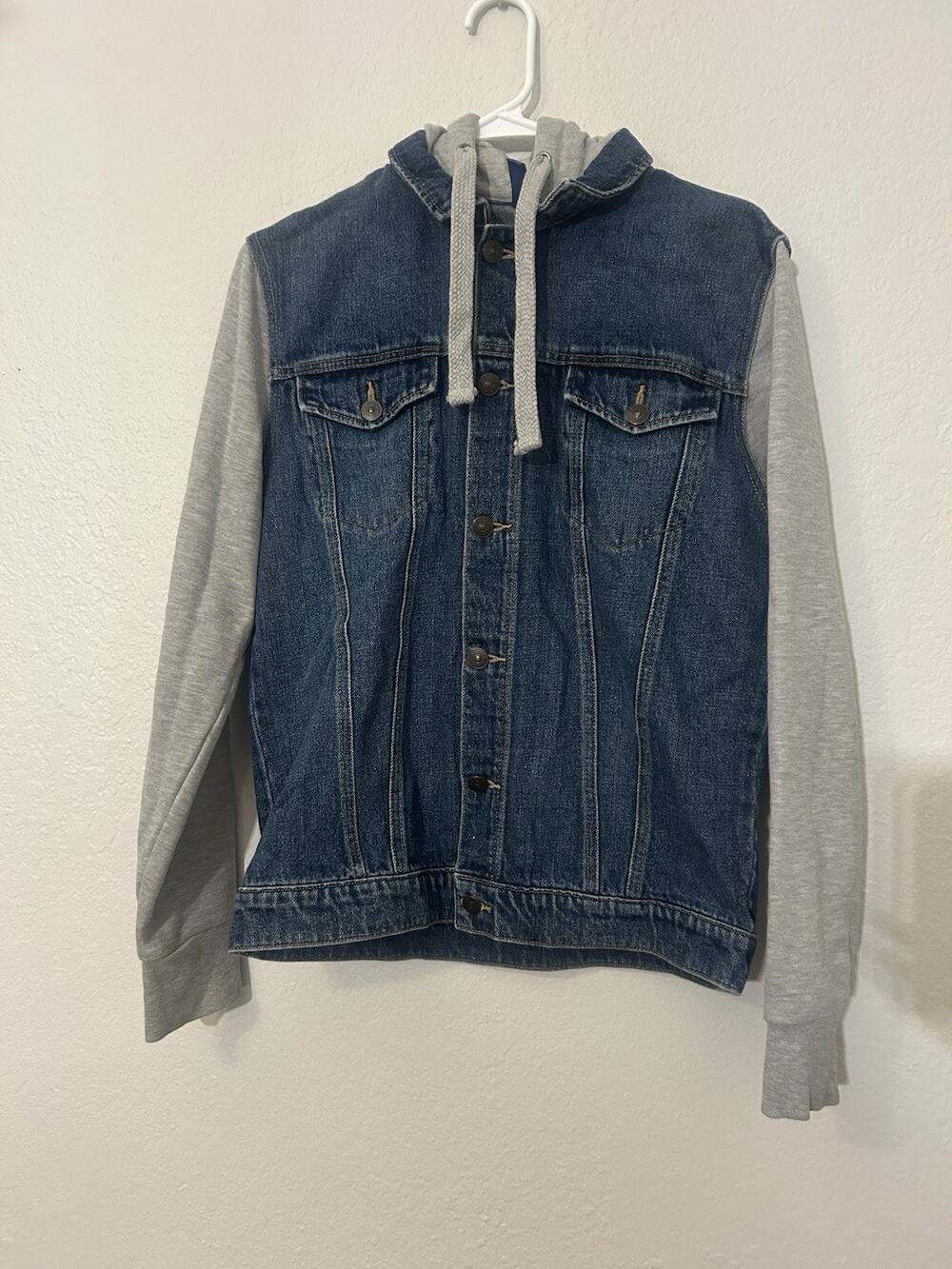 H&M women’s Blue/Gray Hooded Denim Jacket Button Front Short Length Size S